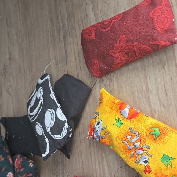 Hand Made Catnip Cat Toy 3/10 Dollars - Picture 2 of 4